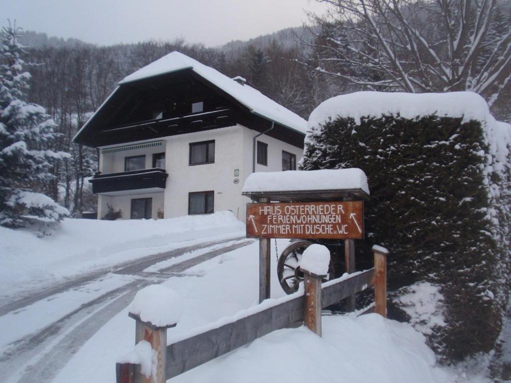 Haus Osterrieder Apartment Sankt Michael im Lungau Luaran gambar